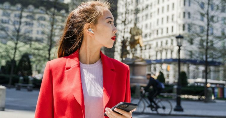 Best Fashion Gadgets for Women to Buy