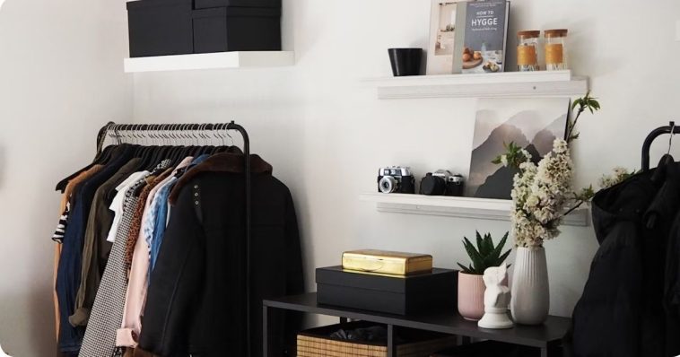10 Capsule Wardrobe Essentials to Simplify Life in 2025